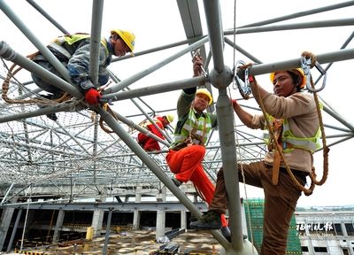 張拉膜結(jié)構(gòu)建筑下雨會不會響（張拉膜結(jié)構(gòu)建筑在下雨時會不會產(chǎn)生噪音？） 北京鋼結(jié)構(gòu)設(shè)計問答