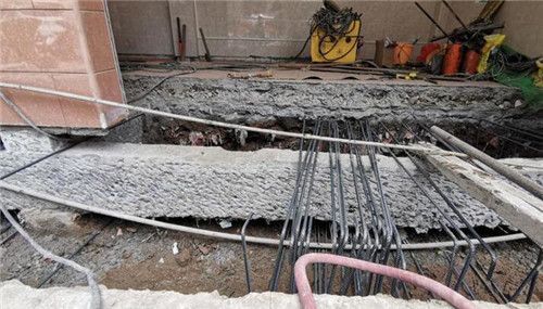市政道路施工組織設(shè)計(jì)方案怎么寫（市政道路施工組織設(shè)計(jì)中如何確保施工安全和質(zhì)量標(biāo)準(zhǔn)？） 北京鋼結(jié)構(gòu)設(shè)計(jì)問答