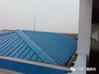 鋼結構房頂有幾種做法彩鋼瓦下雨天聲音很大（彩鋼瓦下雨天聲音大怎么辦）