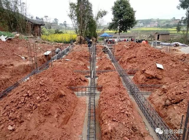 農村自建房地基下沉加固視頻講解大全（農村自建房地基下沉常用的加固方法各有優缺點） 鋼結構蹦極設計 第4張