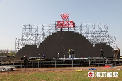 舞臺搭建工作怎么樣(舞臺搭建中的安全管理措施,舞臺搭建團隊的協作技巧) 結構工業鋼結構施工 第1張 舞臺搭建工作怎么樣(舞臺搭建中的安全管理措施,舞臺搭建團隊的協作技巧) 結構工業鋼結構施工 第1張