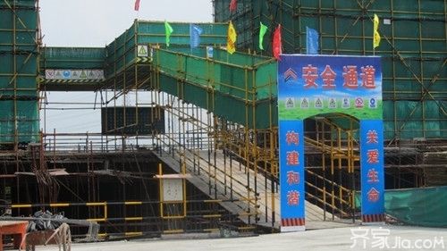 室內(nèi)鋼管腳手架搭設(shè)規(guī)范要求（室內(nèi)鋼管腳手架搭設(shè)常見(jiàn)誤區(qū)鋼管腳手架搭設(shè)安全檢查要點(diǎn)）