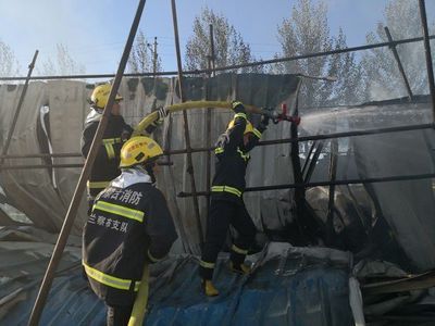 彩鋼房建筑視頻(彩鋼房建筑成本預算) 鋼結構門式鋼架施工 第4張 彩鋼房建筑視頻(彩鋼房建筑成本預算) 鋼結構門式鋼架施工 第4張