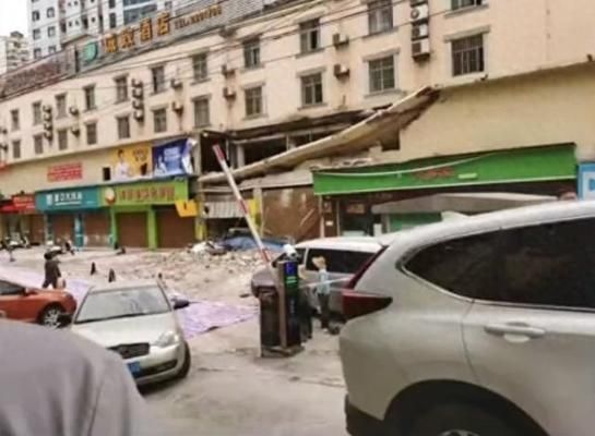 承重墻拆了樓塌了誰負責(承重墻拆除導致樓體倒塌時責任的歸屬通常涉及多個方面) 全國鋼結構廠 第2張 承重墻拆了樓塌了誰負責(承重墻拆除導致樓體倒塌時責任的歸屬通常涉及多個方面) 全國鋼結構廠 第2張