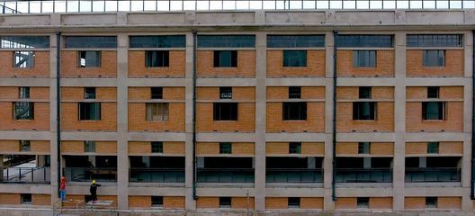 舊樓房改造視頻播放（全網最徹底的舊房改造）