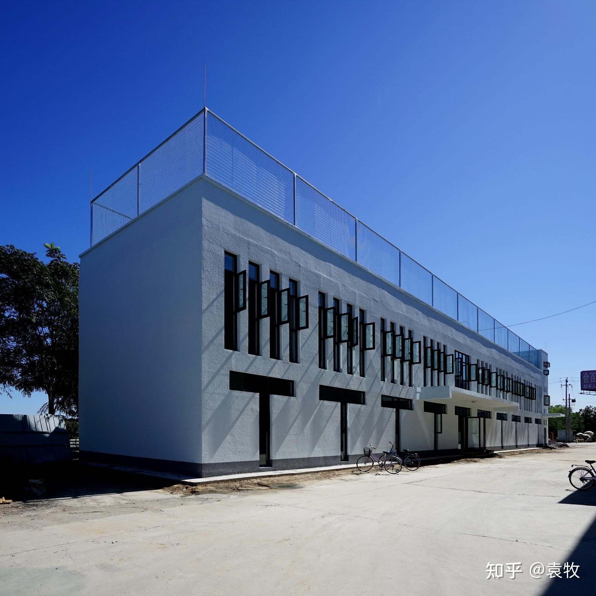廠房建筑設(shè)計(jì)的人性化案例有哪些？（人性化建筑設(shè)計(jì)案例分析）