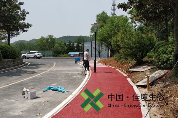 透水混凝土罩面漆施工案例（透水混凝土罩面漆施工應用于城市道路、景觀道路、停車場等場所）