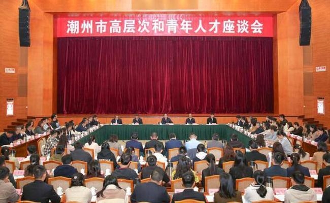 楊群峰教學(xué)理念與方法，楊群峰，獨特教學(xué)理念與多元方法的探索之旅