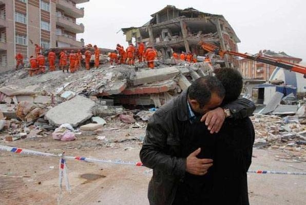 碳纖維加固在地震區的應用，碳纖維加固，地震區建筑安全的堅實護